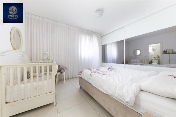 משה רבנו 3, אחיסמך