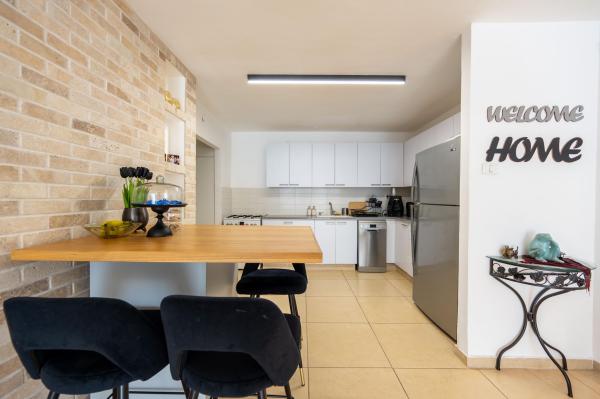 קפלן אליעזר 49, בר יהודה