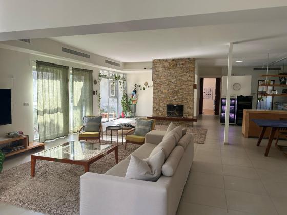 תשבי 49, כרמל צפוני