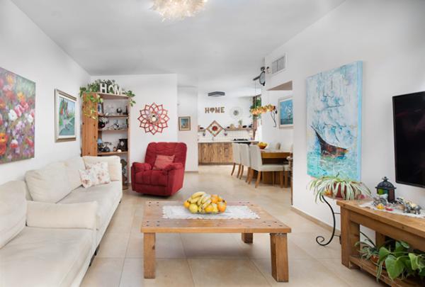 ירדן 90, הבילויים