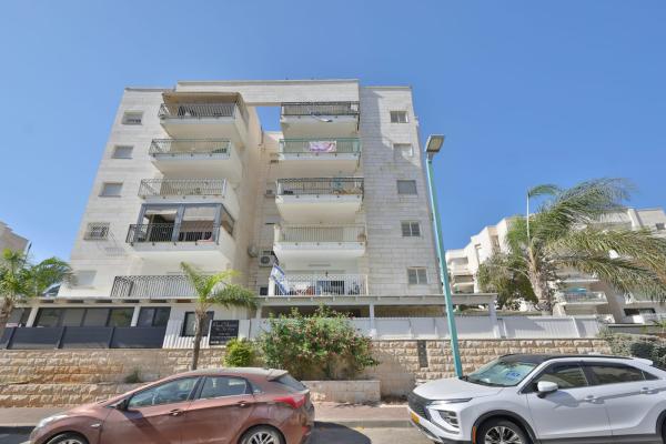 האגוזים 6, סביוני ים