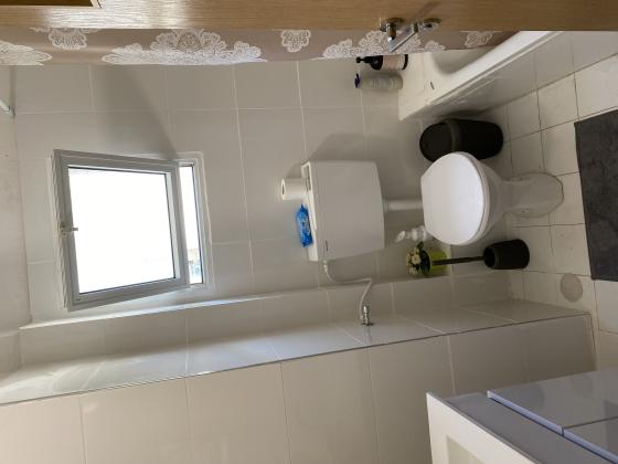 מנוחה ונחלה 23, מרכז העיר