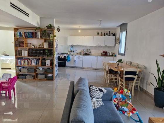 גוש עציון 26, שכונה ג