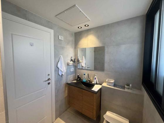 יצחק הלוי 55, גרין ועם