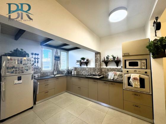 הוגו מולר 25, מרכז העיר