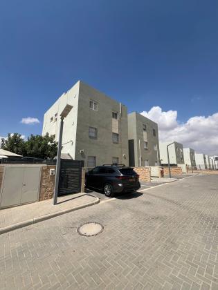 אקליפטוס, רמת השקד