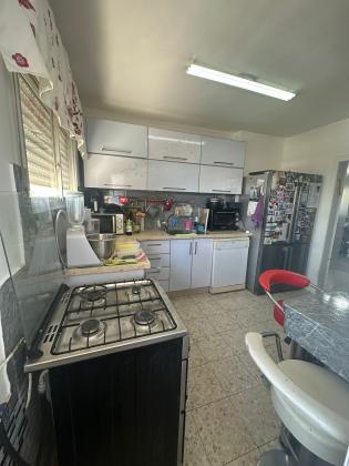 בשכונת שכונה יא