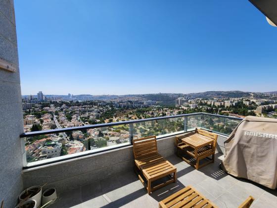 הנרייטה סולד 7, קרית היובל