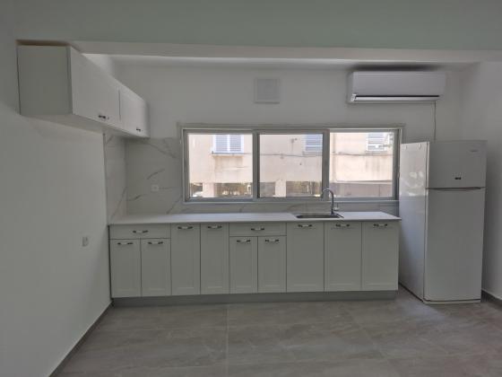 רמב"ם 35, רמב"ם