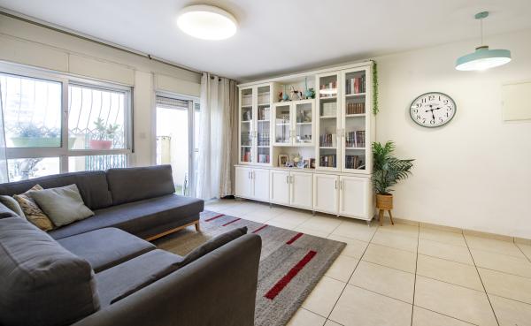 מנחם בגין, הדר גנים