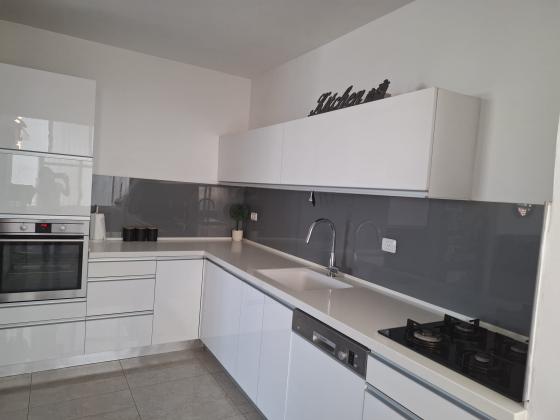 זרובבל 13, מרכז העיר מזרח