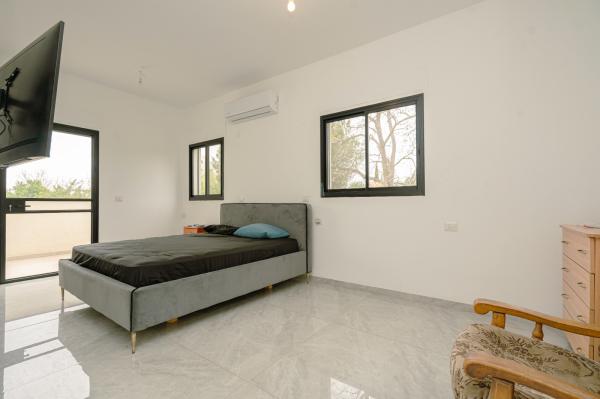 מכורה 9, מרכז כרכור