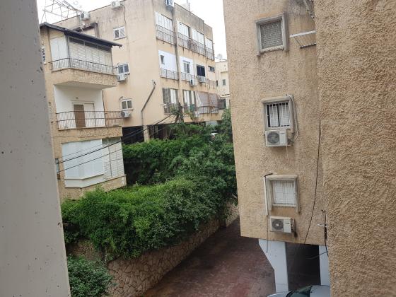 ארלוזורוב 70, שכונת הראשונים