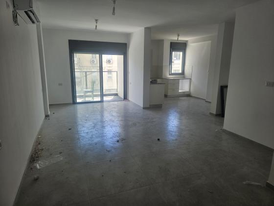 אתרוג 3, בית וגן