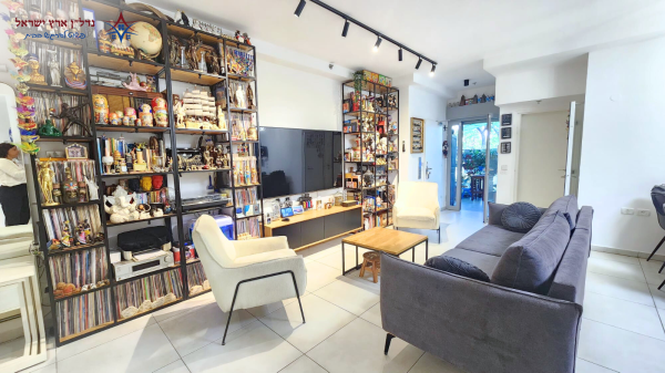 שרה אהרונסון, הבילויים