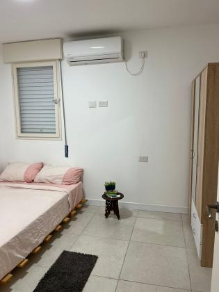 דרך חיים בר לב 136, לבנה וידידיה