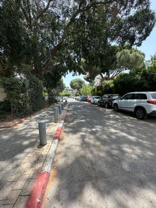 בשכונת רמת אביב