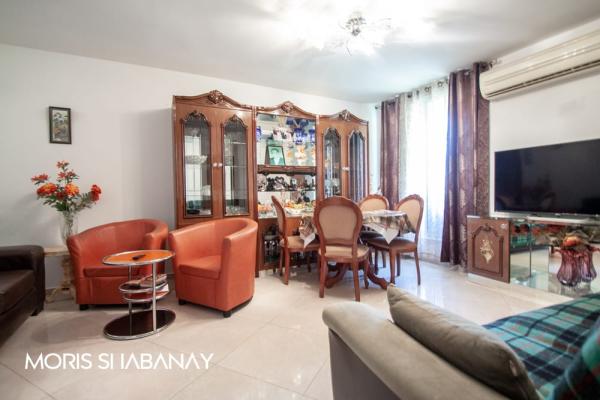 שאול המלך 135, שכונה יא