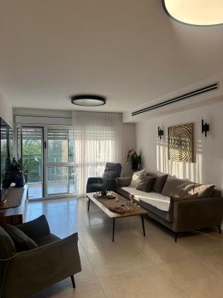 אופירה 32, שכונה ט