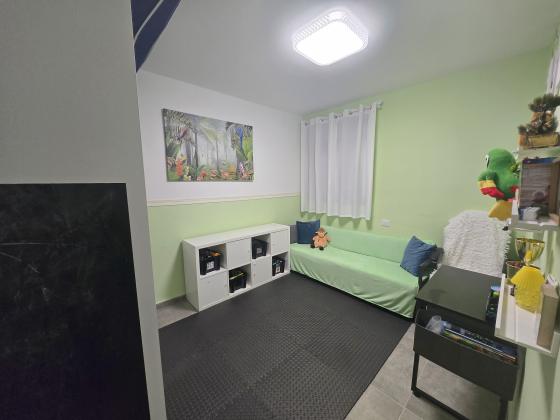 הרבי מלובאוויטש 28, השחר