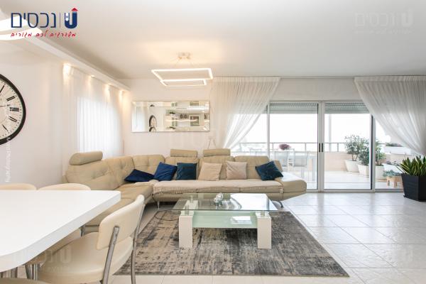 אביגיל, אחוזה