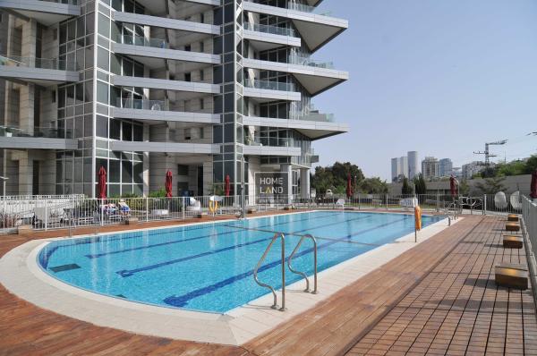 אלוני ניסים 1, פארק צמרת