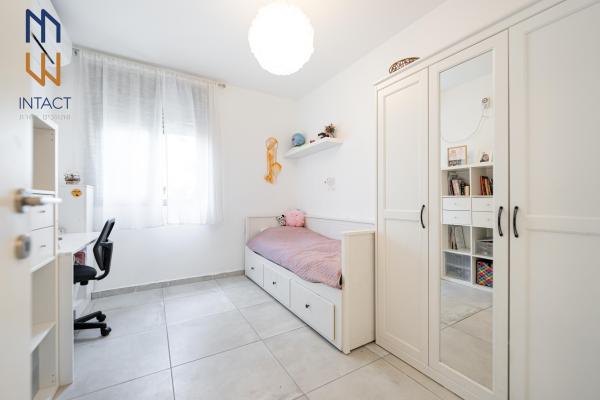 בשכונת בצוותא