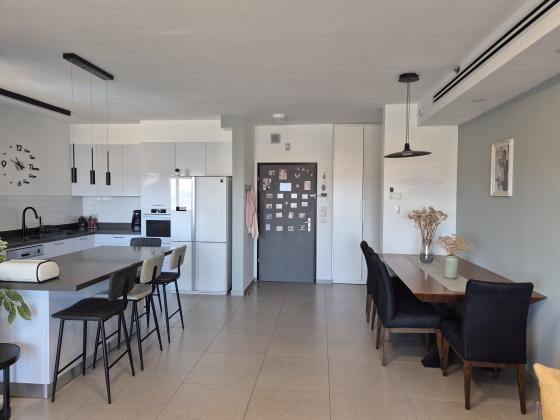 עופרה חזה 4, פסגות אפק