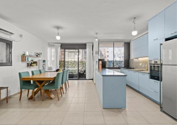 בר יהודה 44, דרום מערב