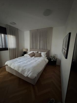 רקנאטי, רמת אביב ג