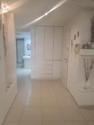 יקינטון 12, גבעת הרקפות