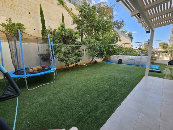 הסביון 39, הפרחים