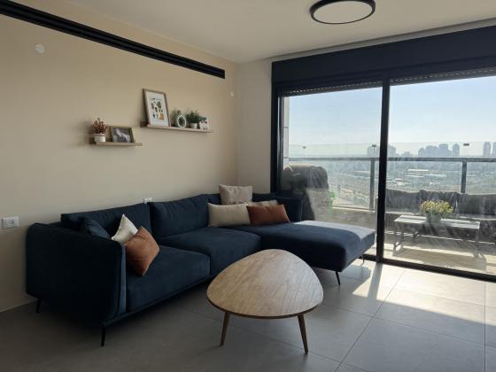 יעקב תמרי 1, חצרות המושבה