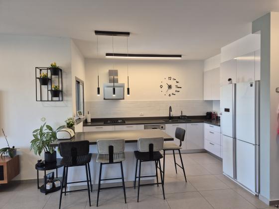 עופרה חזה 4, פסגות אפק