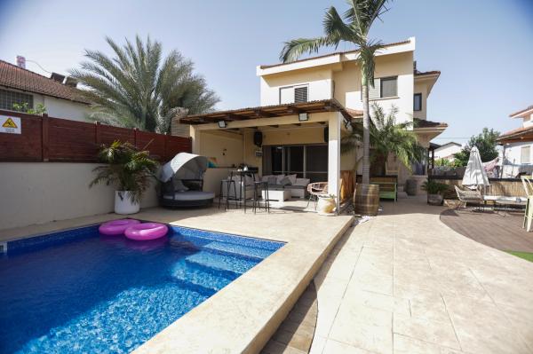 הצנחנים, הוותיקה