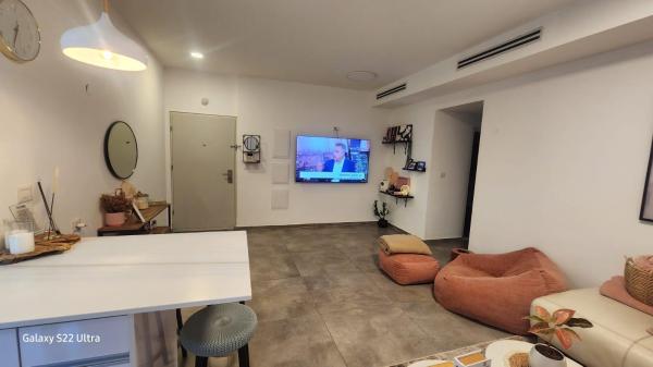 נוי, נאות פרס