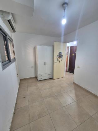 הבושם, לבנה וידידיה