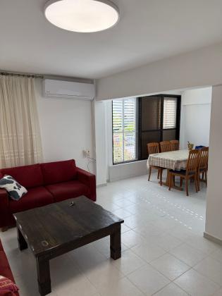 הופיין 8, נוה אביבים