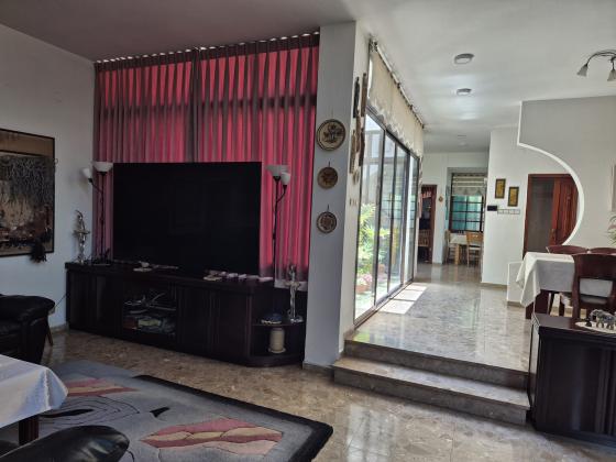 נשלסק 6, קרית אונו הותיקה