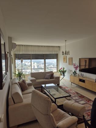 תל מאנה 54, אחוזה