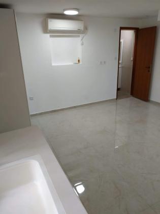 יפה רום 34, גילה