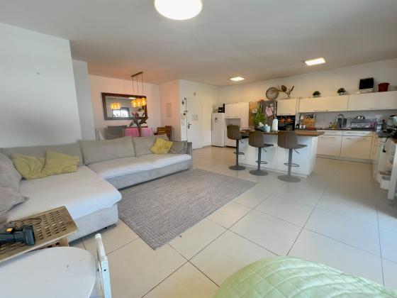 רחל המשוררת, הירוקה המערבית