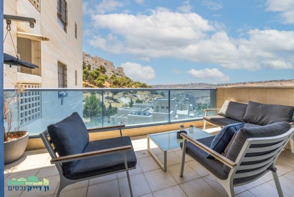 אריה ורשבסקי 1, הר חומה