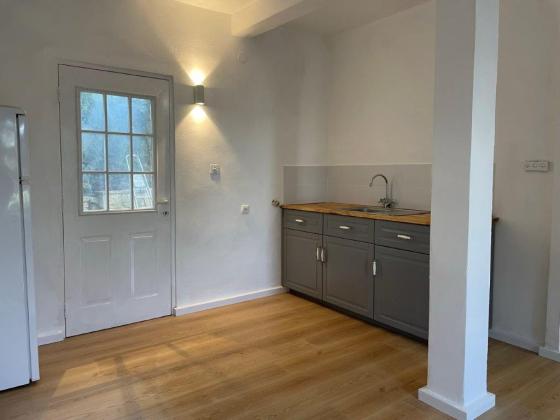 חצב 67, שכונה ט