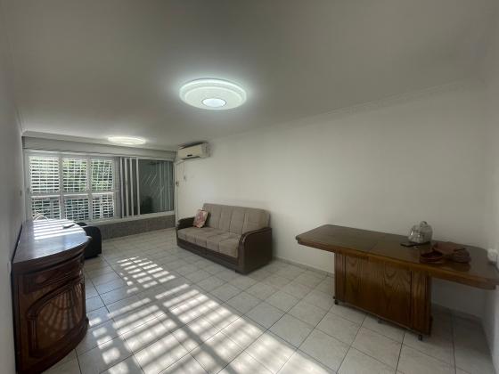 ארתור שיק 22, נווה עופר