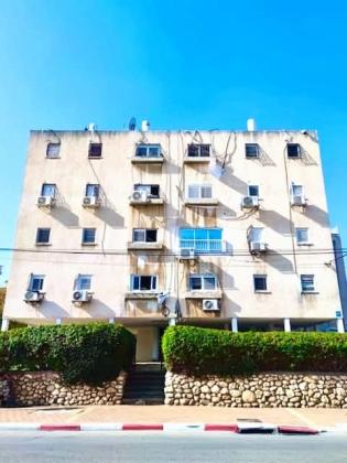 גליקסון 37, נאות הרצל