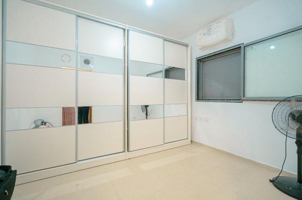 שוהם, אבני חן