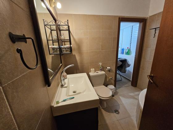 גדעון האוזנר 29, רמות ב'