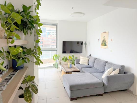 יצחק גרציאני, שרונה