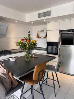 מקלב אורי 2, מרכז העיר